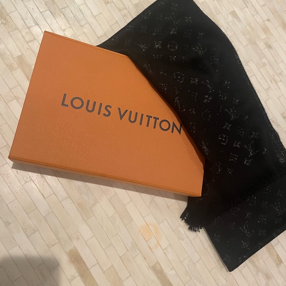 Louis Vuitton LV Timeless Stole - Noir - NWT - Picture 7 of 11